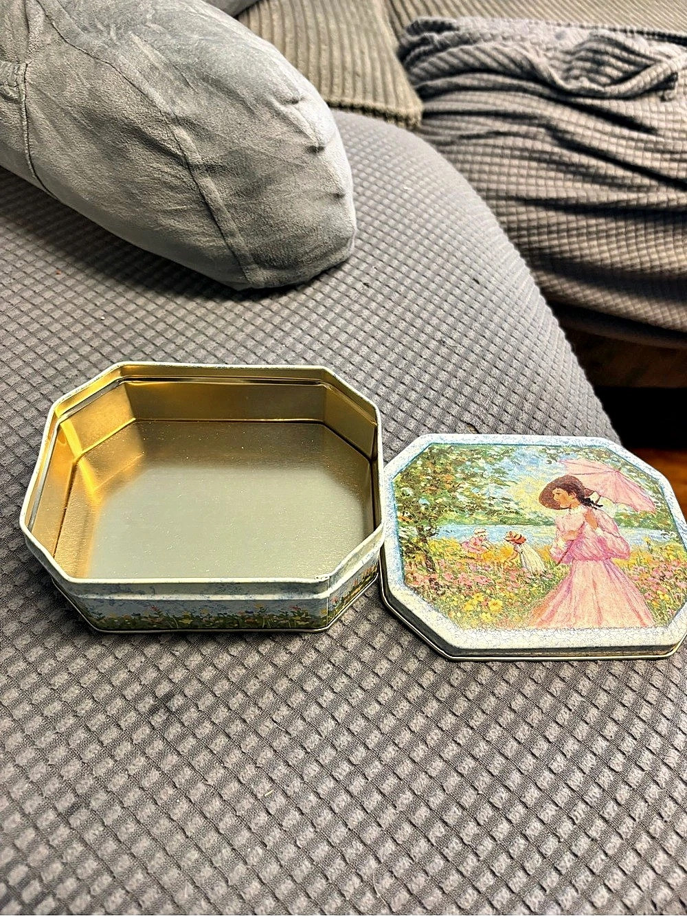 Vintage Keller-Charles of Philadelphia Octagonal Tin Meadow Impressionist Tin
